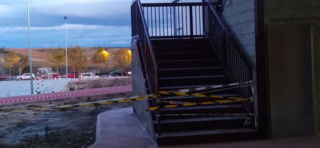 Estado de la escalera de incencios del colegio Las Navas de Tolosa de Paracuellos de Jarama