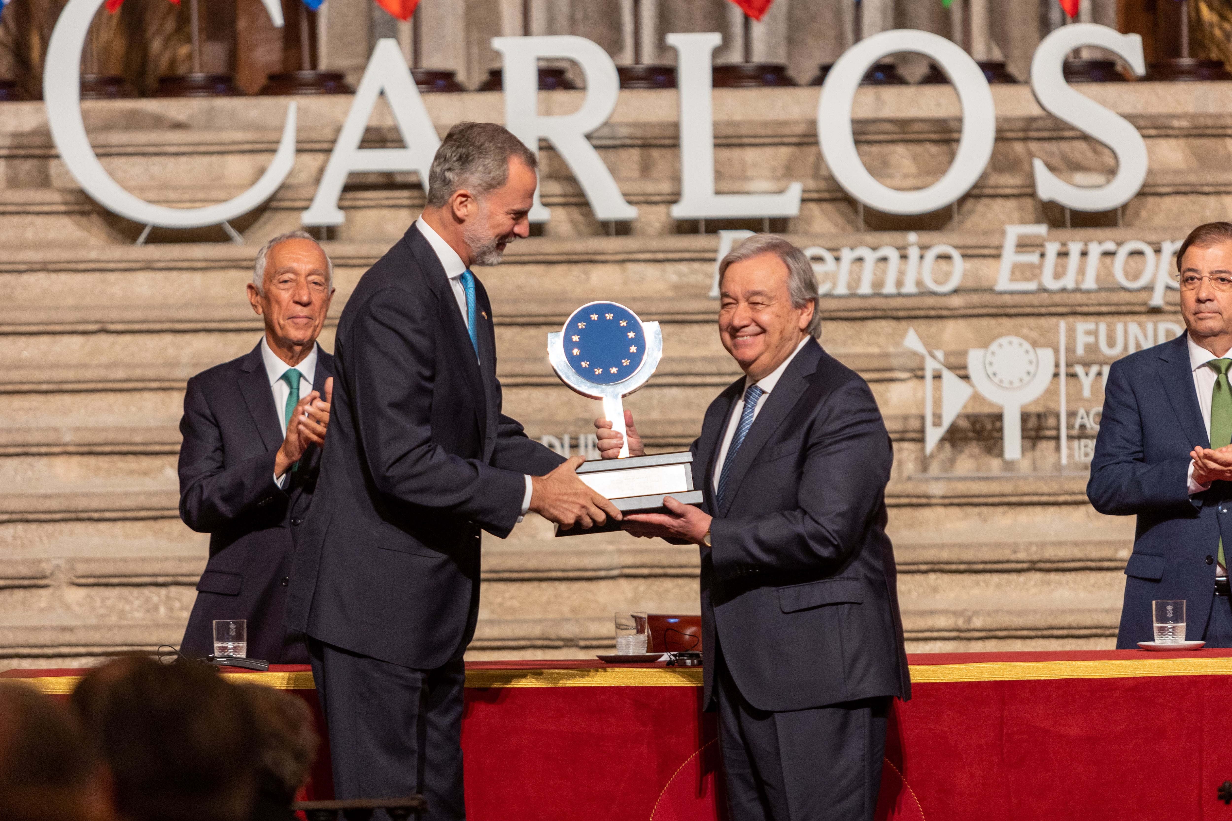 El Secretario General de la ONU, Antonio Guterres, recoge el Premio Europeo Carlos V de manos de S.M. Felipe VI en el Real Monasterio Jerónimo de Yuste