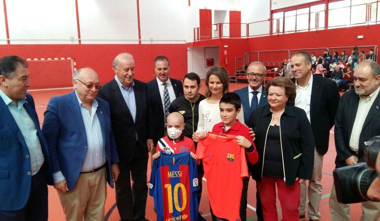 Vicente del Bosque como Hijo Adoptivo de Carboneros