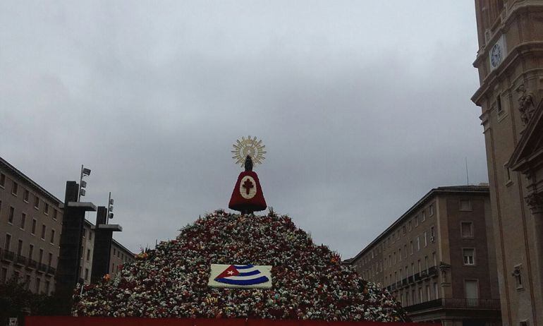 La Virgen del Pilar, con más de 5,5 toneladas de flores