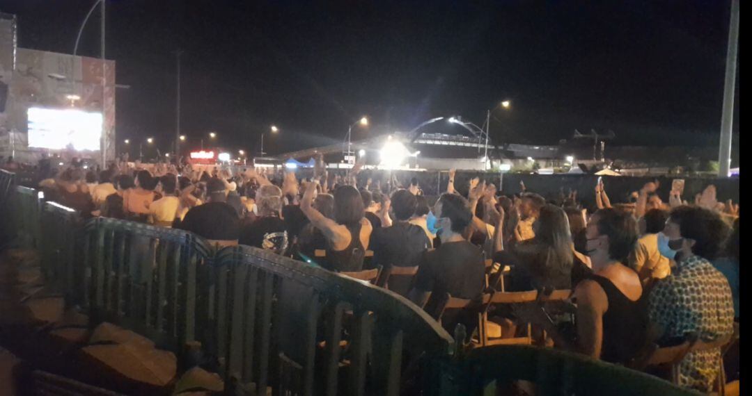 El uso de mascarilla y la asistencia sentados a los conciertos se respetó por parte del público de Sonorama Ribera 2021 y se han demostrado medidas eficaces contra el covid