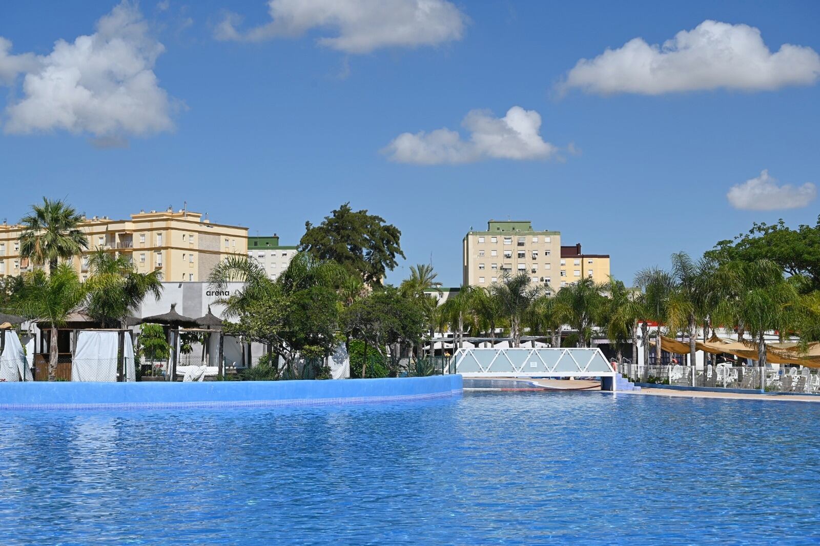 Lago central de Arena Village