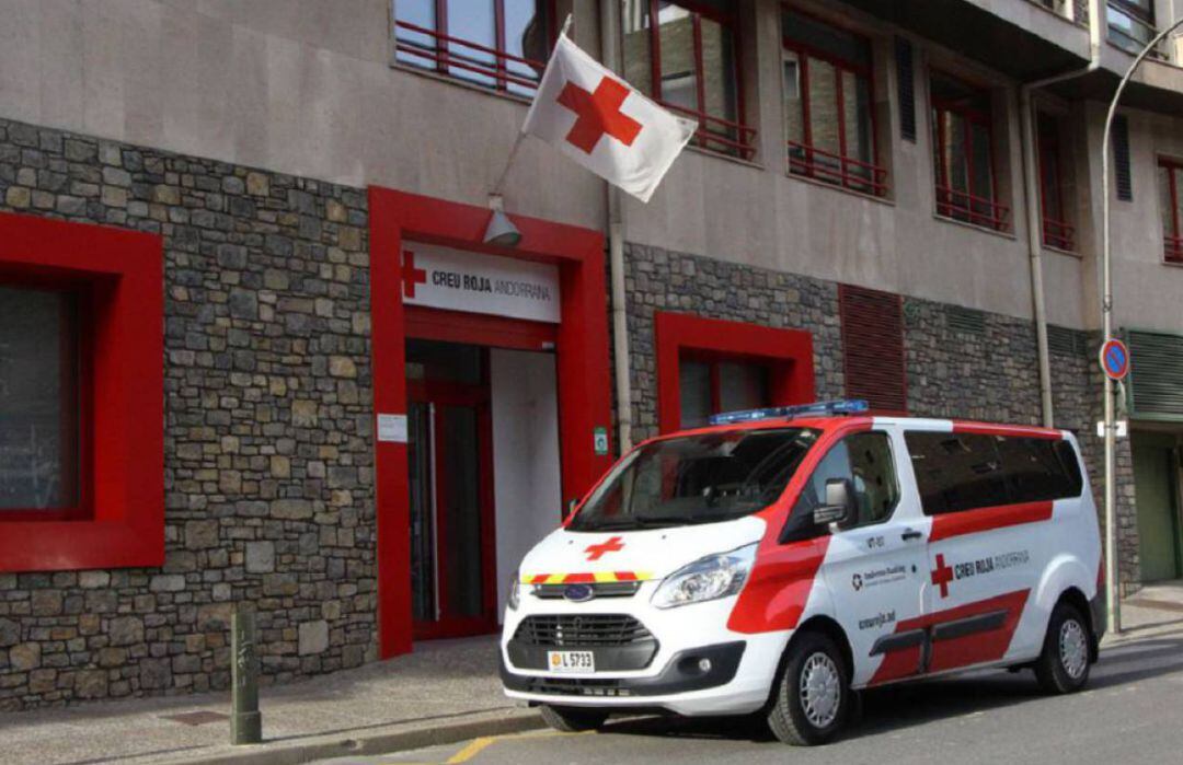 La Creu Roja optarà al concurs del transport sanitari d'ambulàncies