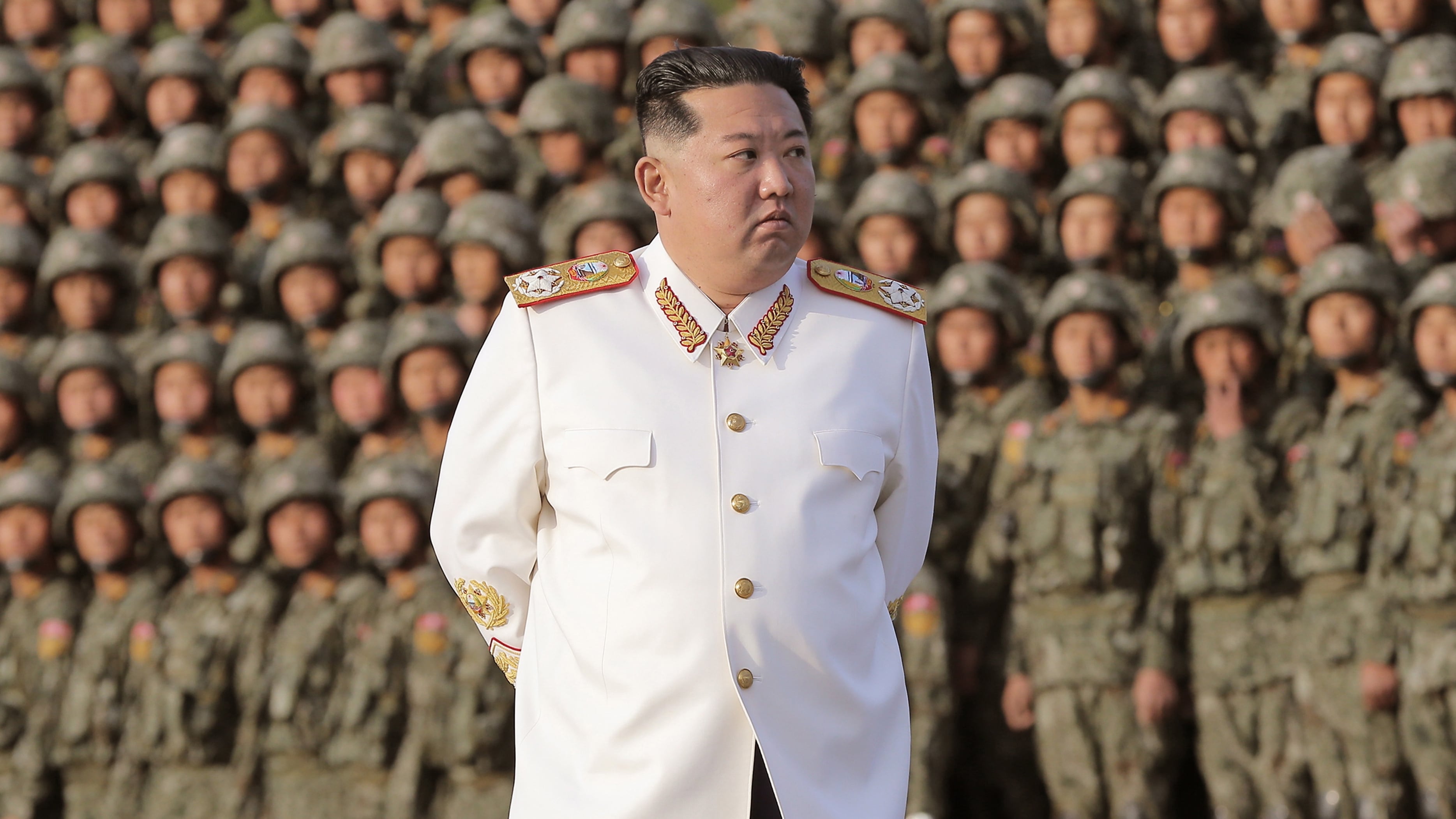 El lider Norcoreano Kim Jong Un en un ejercicio militar en Pyongyang