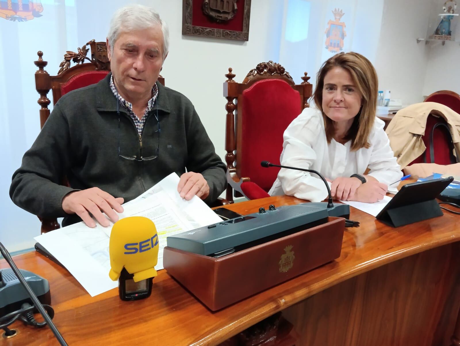 Alfonso Sanz, concejal de Urbanismo de Aranda y Cristina Valderas, portavoz del equipo de Gobierno