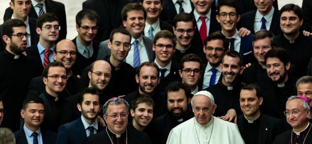 El Papa Francisco, junto al obispo de Getafe (a la izquierda en la imagen) y sacerdotes y seminaristas de la diócesis getafenses.