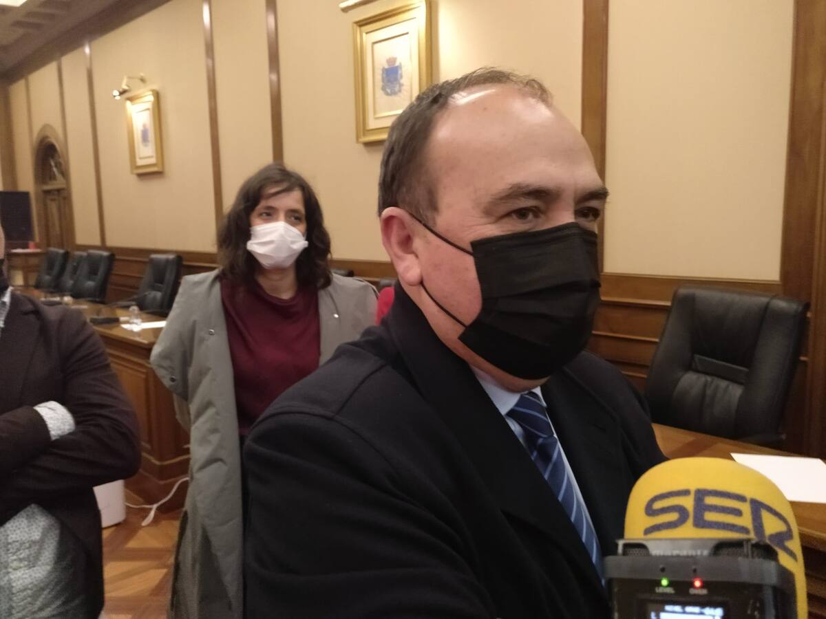 Pedro J. Muñoz y Leticia Sánchez piden medidas cautelares contra la decisión de la Ejecutiva Provincial del PSOE