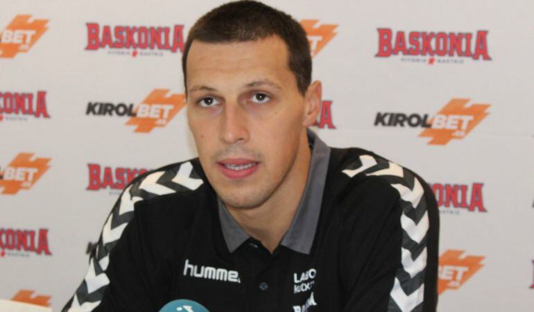 Darko Planinic ha sido presentado en Vitoria.