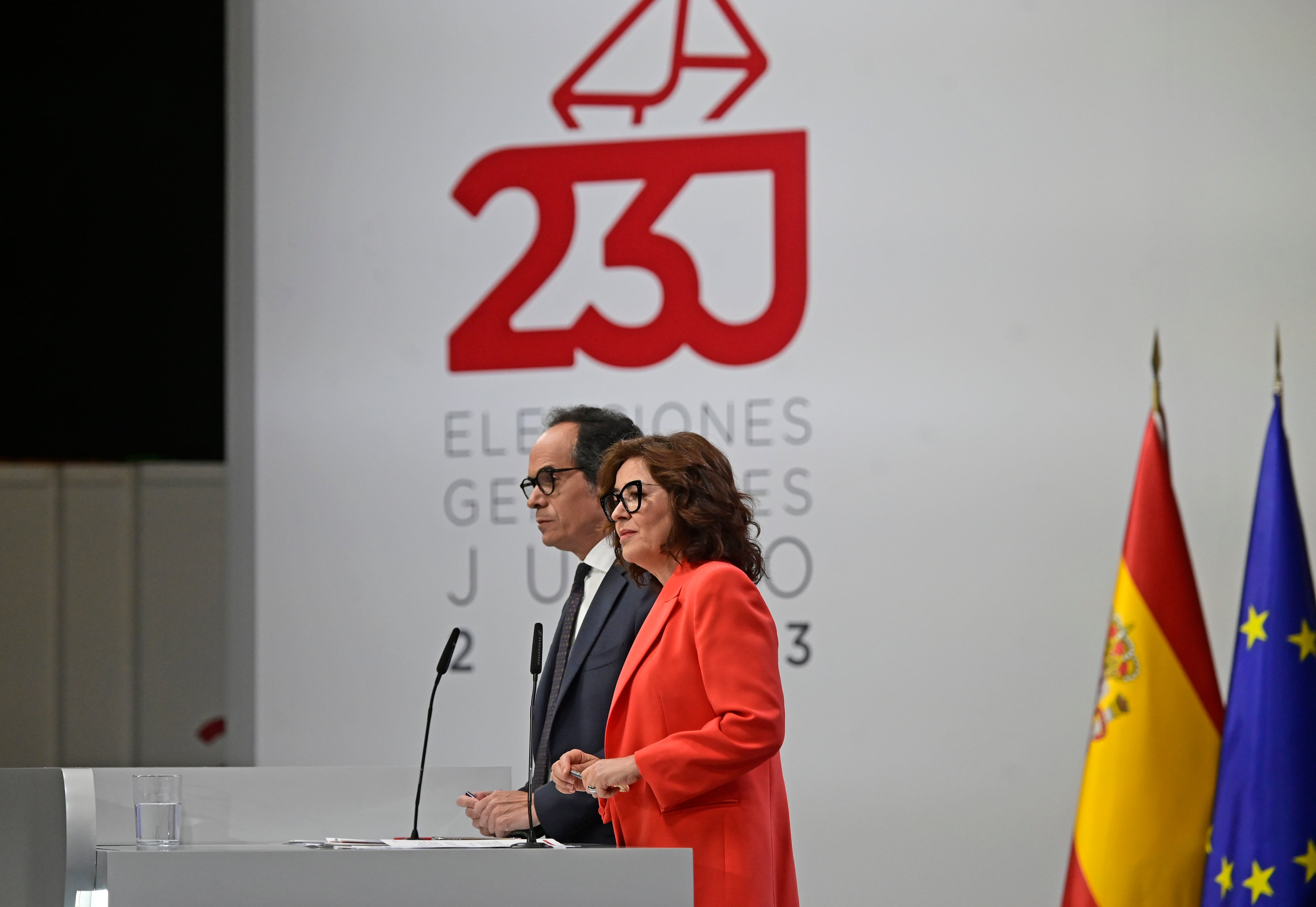 MADRID, 23/07/2023.- Rueda de prensa del secretario de Estado de Comunicación, Francesc Vallès (i), y la subsecretaria del Ministerio del Interior, Isabel Goicoechea (d), para informar sobre la apertura de los colegios electorales y la constitución de las mesas de votación.