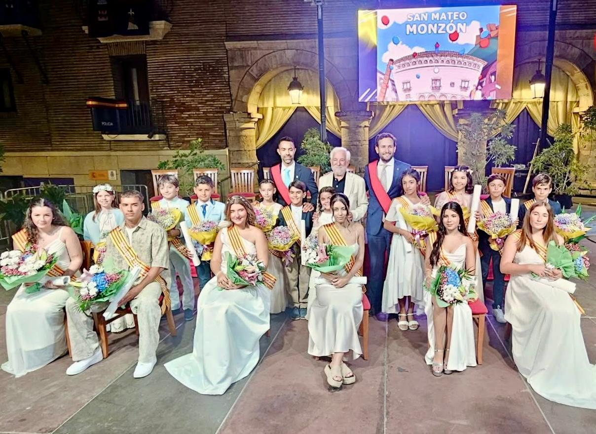 Monzón inicia la cuenta atrás para sus fiestas con el pregón y la presentación de sus zagalas, zagal, zagaletas y zagaletes.