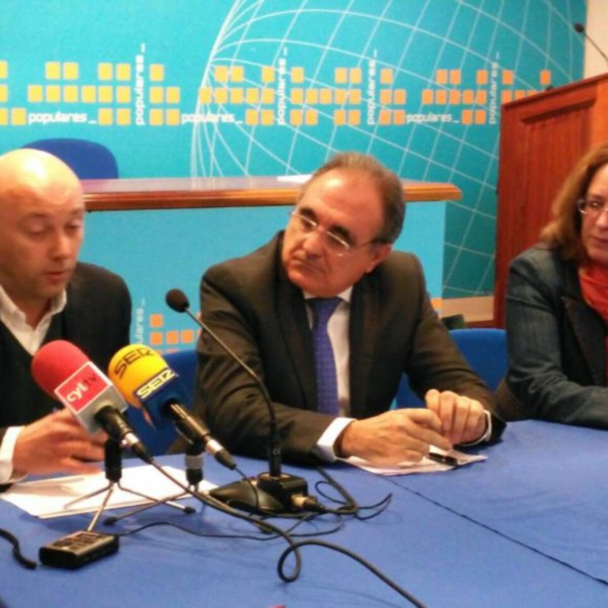 Austeridad y unanimidad en Paredes