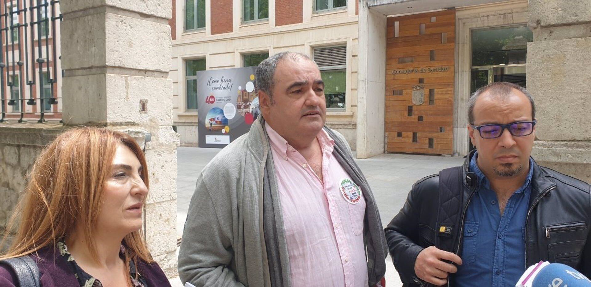 15/05/2023 La secretaria general de la Federación de Sanidad y Sectores Sociosanitarios de CCOO de Castilla y León, Ana Rosa Arribas; el secretario general de la FeSP-UGTCyL, Tomás Pérez, y el presidente del sector autonómico de sanidad de CSIF, Enrique VegaSALUD ESPAÑA EUROPA CASTILLA Y LEÓN SOCIEDAD
