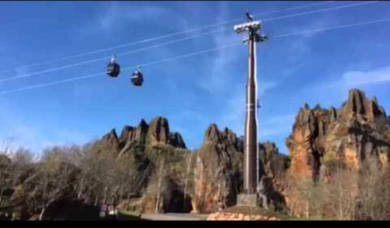 Telecabinas que recorrerán el parque de Cabárceno.