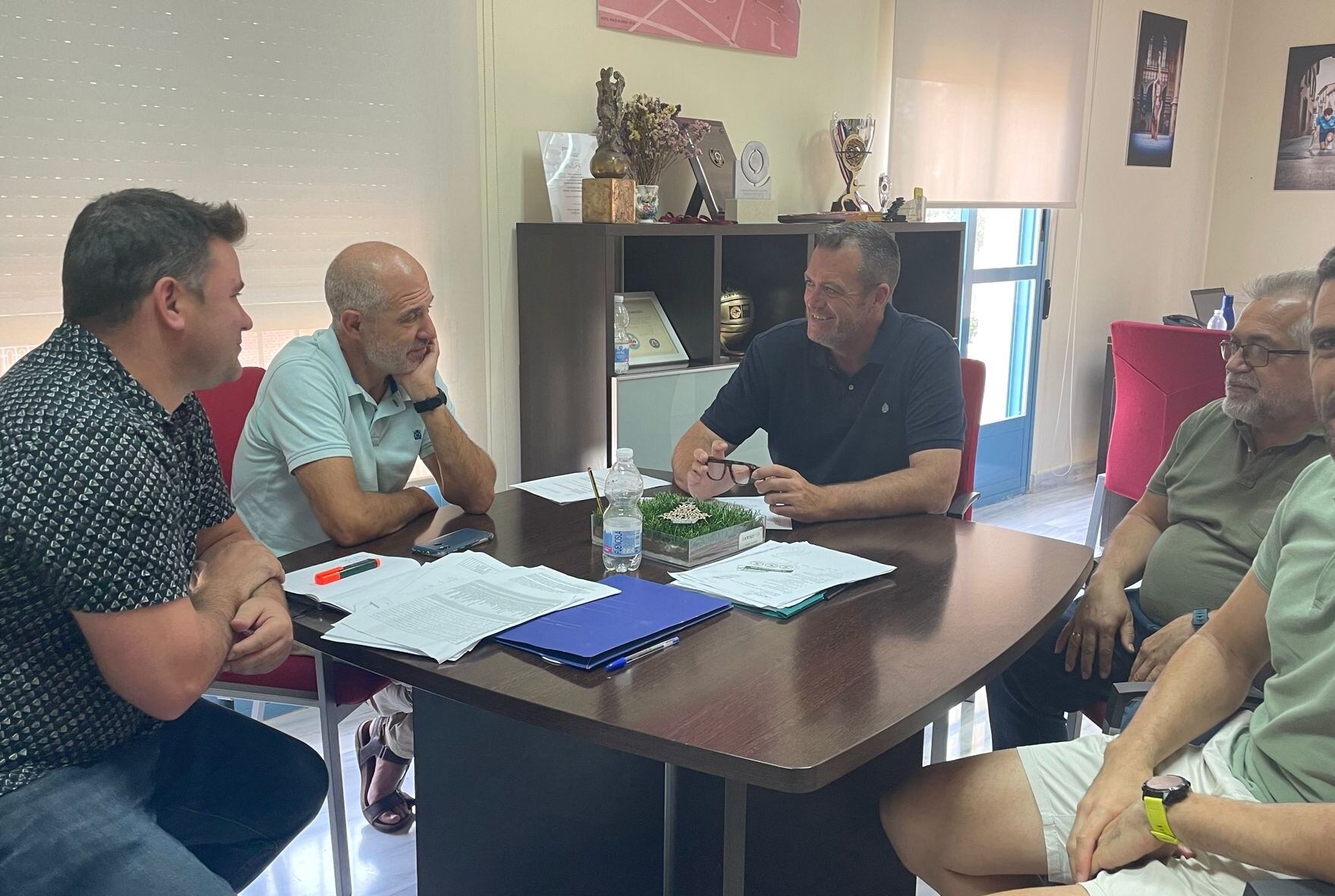 Juan Miguel Bayonas en una reunión