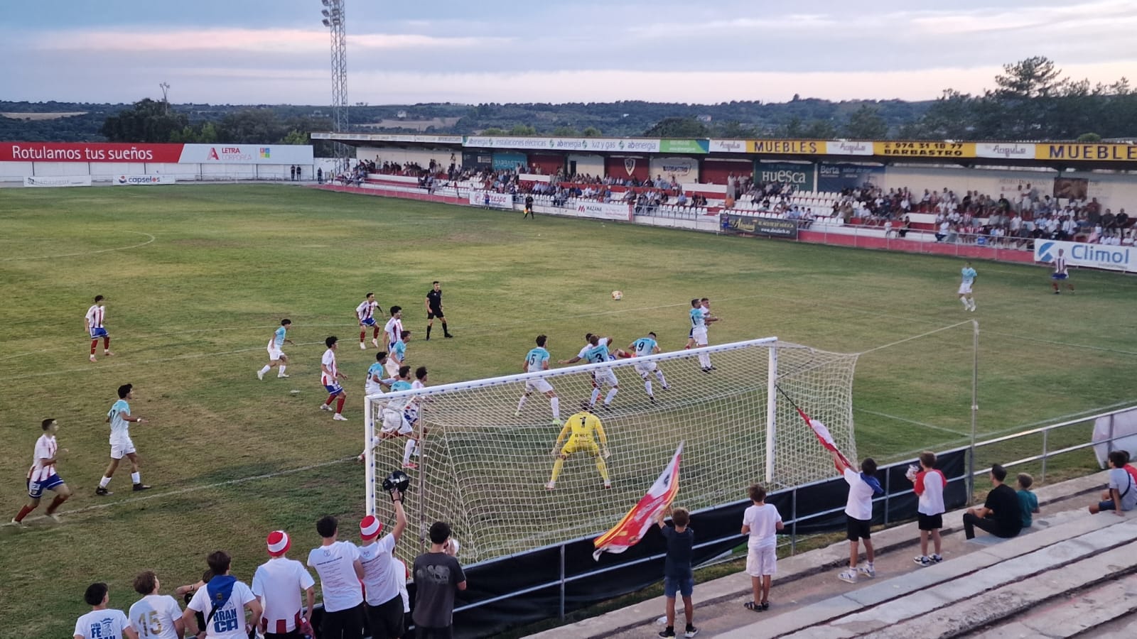 La UD Barbastro juega en casa en el Municipal contra el Reus