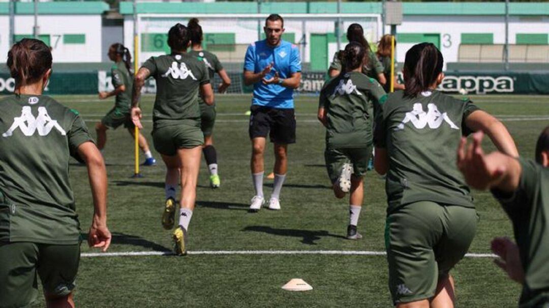 Felipe Franco en un entreno con el Betis.