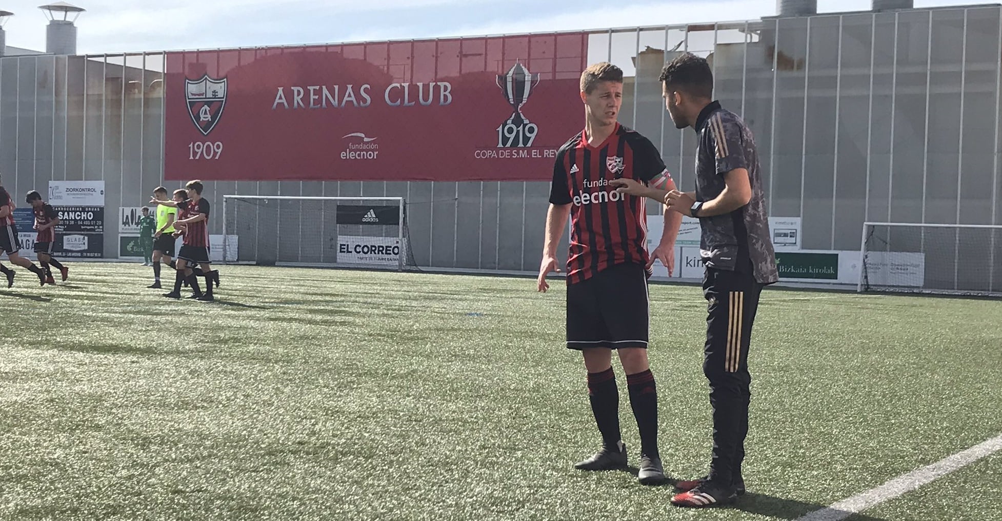 Otman El Basri, durante su etapa en el banquillo del Arenas