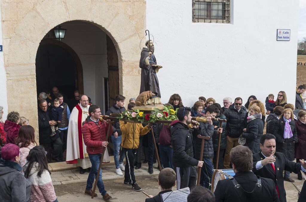 Procesión de San Antón en Villanueva de la Jara (Cuenca).
