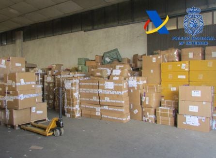 La nave registrada en Fuenlabrada contaba con decenas de cajas listas para su distribución