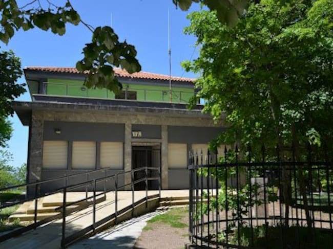 Imagen de la puerta de entrada al centro de interpretación