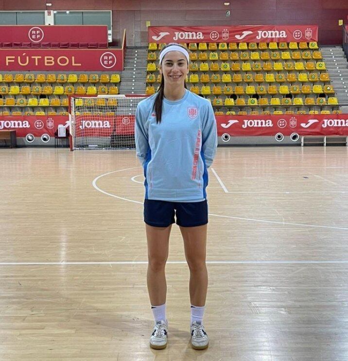 La jugadora del Atlético Torcal Eva González concentrada con la Selección Española