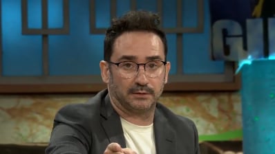 Bayona durante su entrevista en 'La Revuelta'