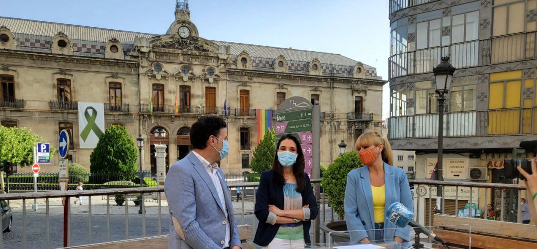 Ildefonso Ruiz, Mónica Moreno y María Cantos.