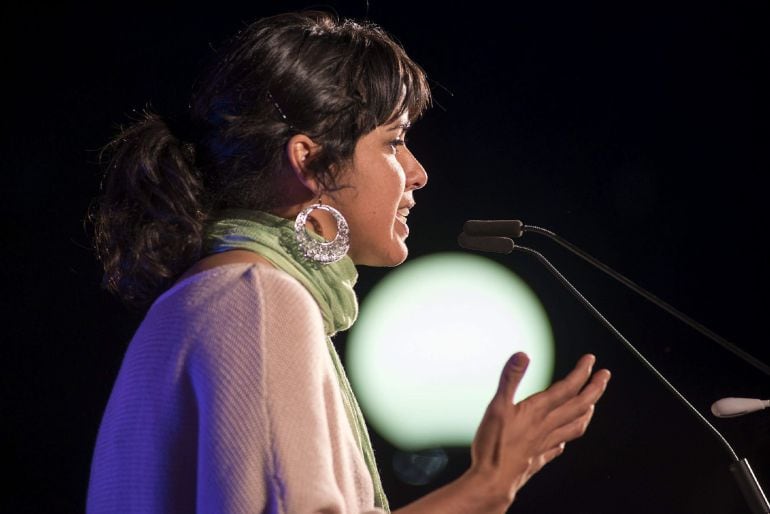 La candidata de Podemos a la Presidencia de la Junta de Andalucía, Teresa Rodríguez, en su intervención en un mitin de campaña esta tarde en Jaén. EFE/Jose Manuel Pedrosa