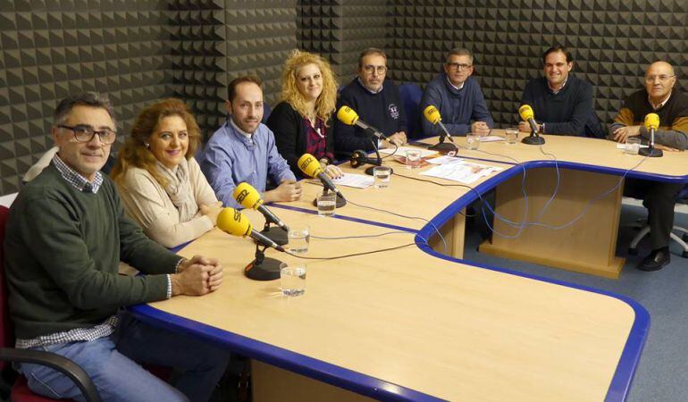 Momento del programa especial de Navidad de la Unión de cofradías, Radio Úbeda y Diez TV