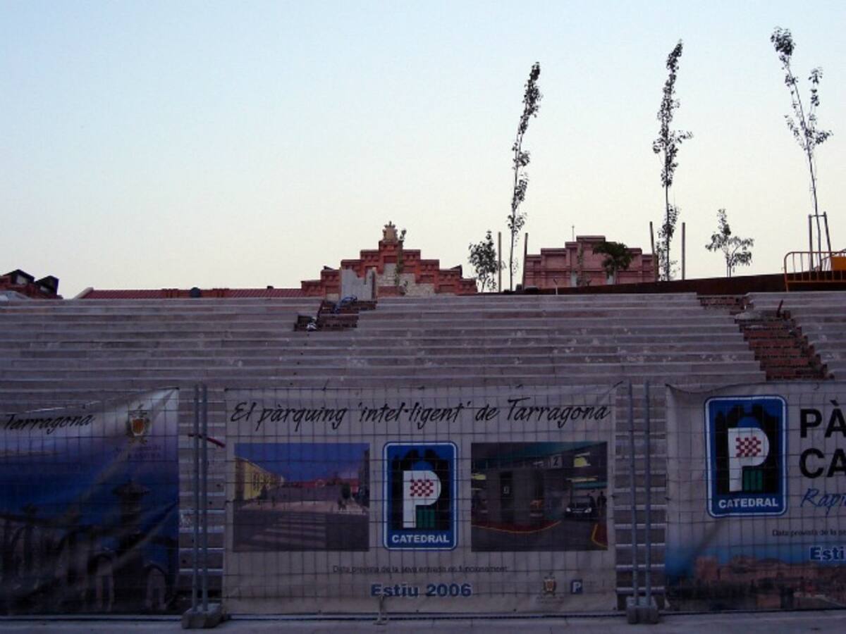 Factures pagades a preu d'or a l'aparcament Jaume I