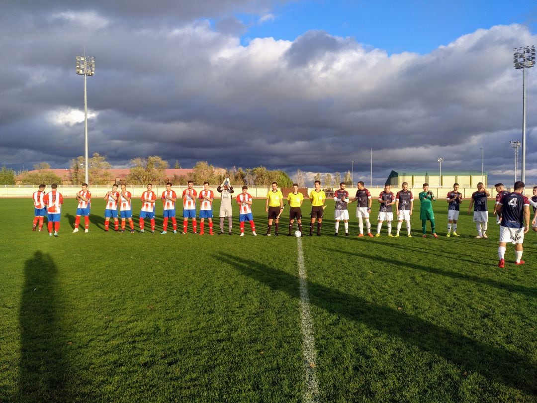 Onces iniciales de Gimnástica Medinense y Atlético Peñafiel B