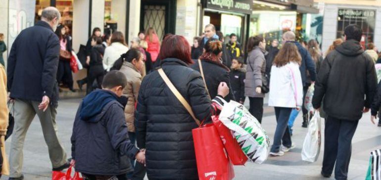 Las compras navideñas son un clásico de esta época