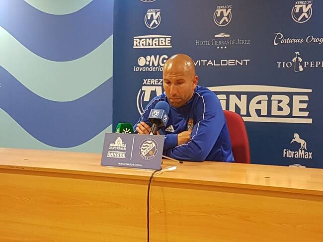 Antonio Quirós durante la rueda de prensa en Chapín
