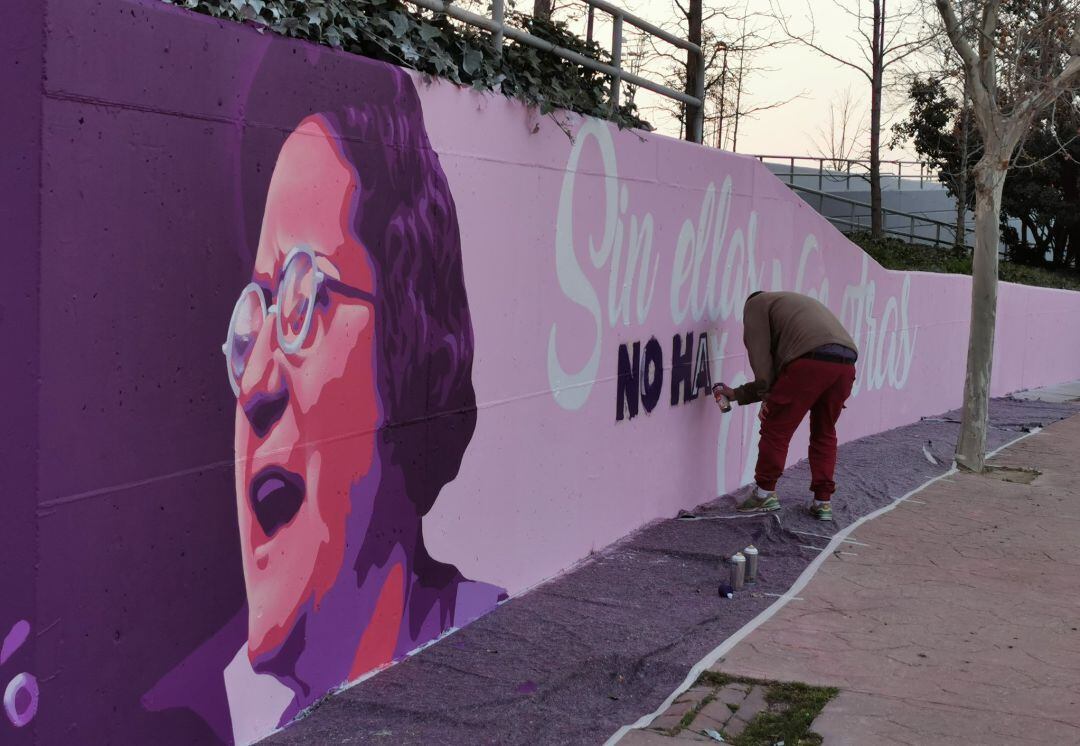 El mural se pintó originalmente el pasado sábado con participación vecinal y de los miembros del colectivo Unlogic Crew.