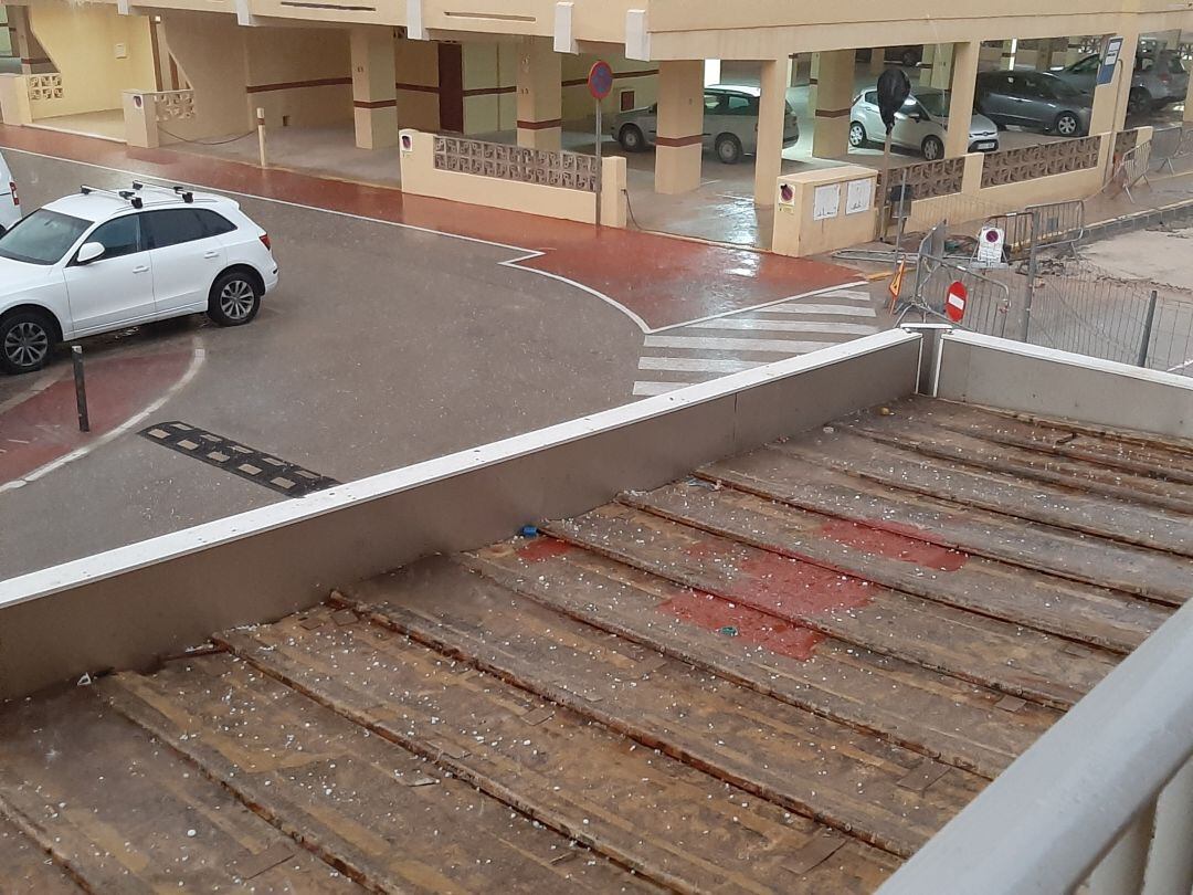 Granizo en la playa de Tavernes de la Valldigna  