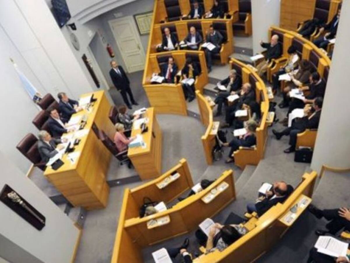 La Diputación acusa a la Xunta de repartir a dedo 22 millones en ayudas locales