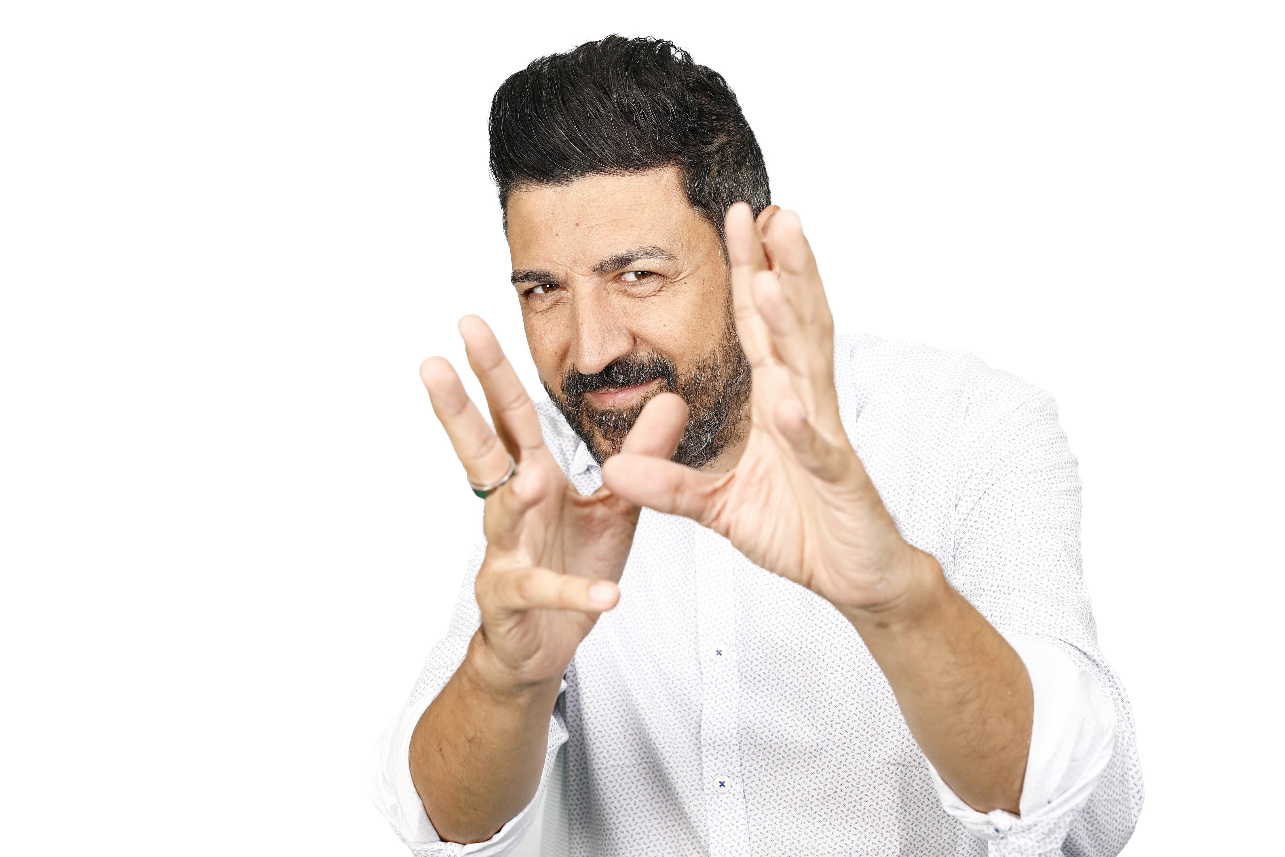 El presentador Tony Aguilar