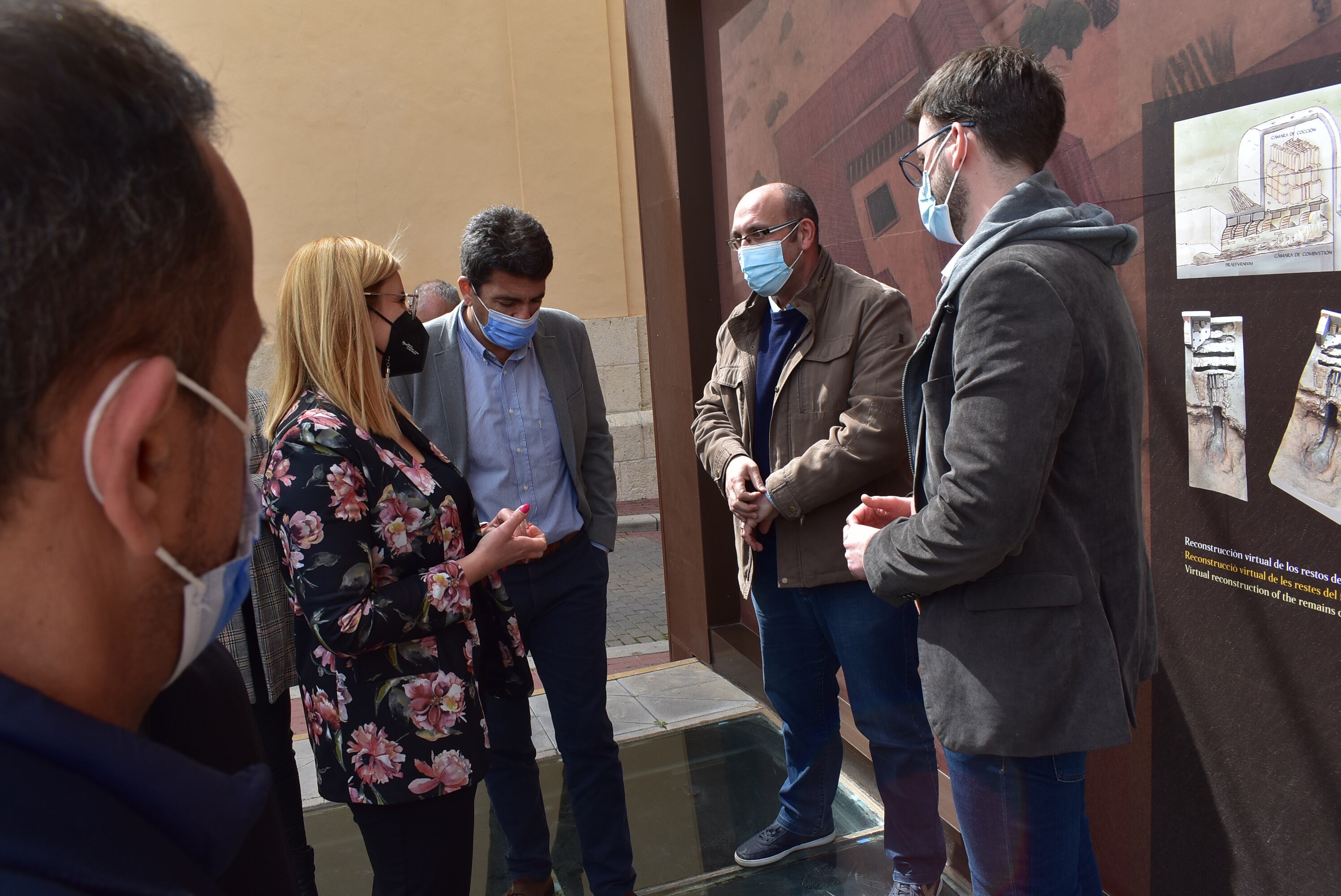 Mazón visita en Museo Dámaso Navarro de Petrer