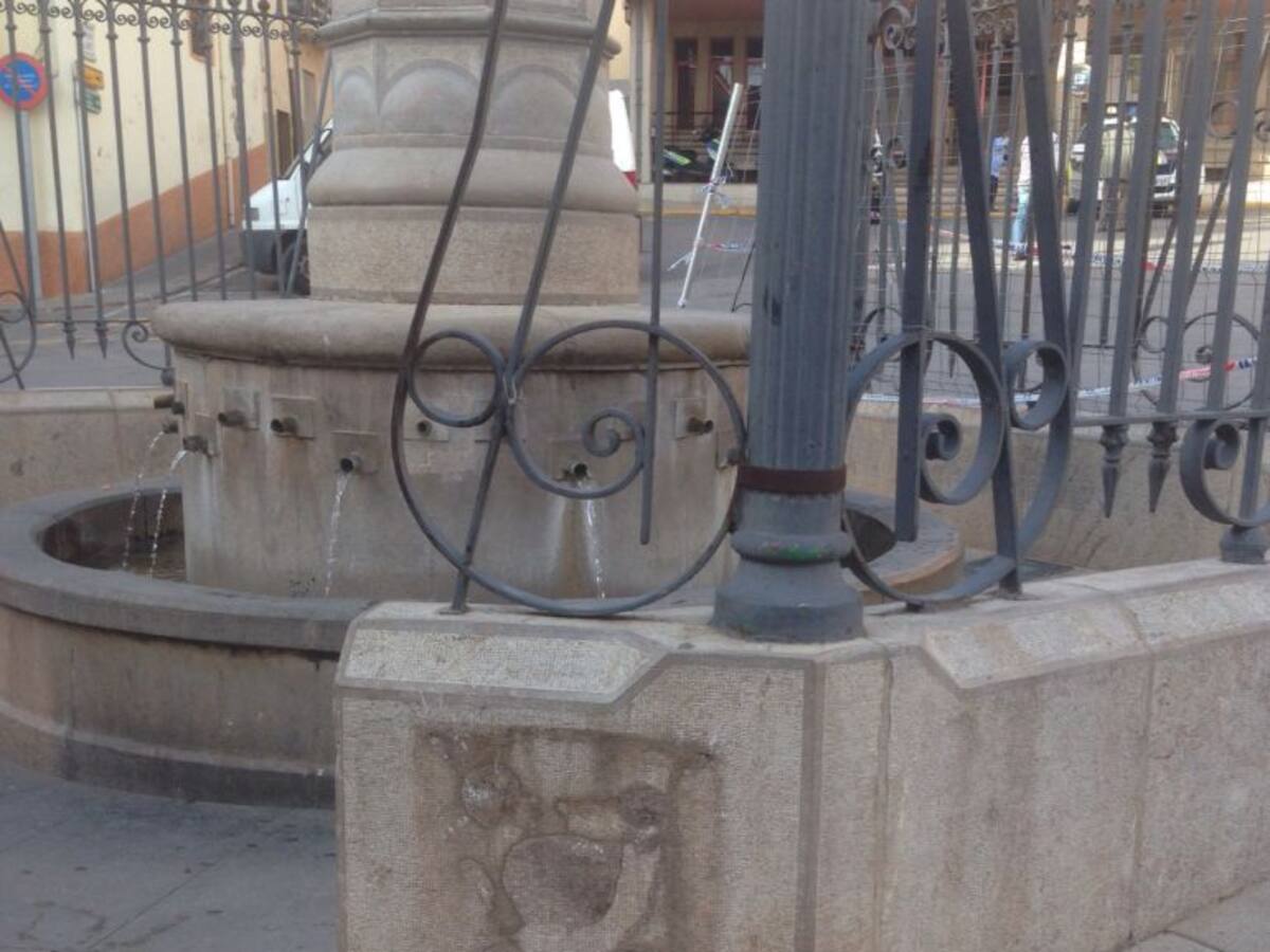 La Generalitat pide a los pueblos que retiren las placas de políticos corruptos