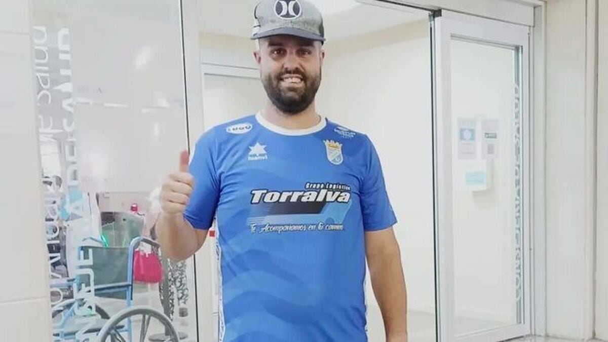 Fabio Padillo con la camiseta del Xerez CD