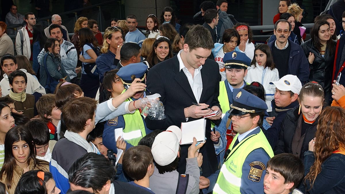 La libreta de autógrafos de Antón Meana y la firma más especial de todas: "Le guardo mucho cariño"