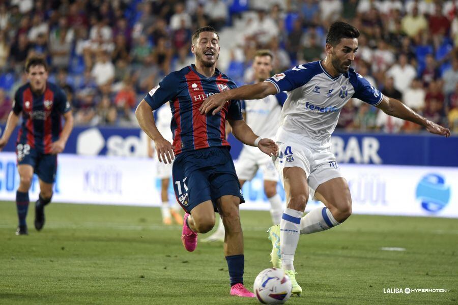 El Huesca se vio superado por el CD Tenerife