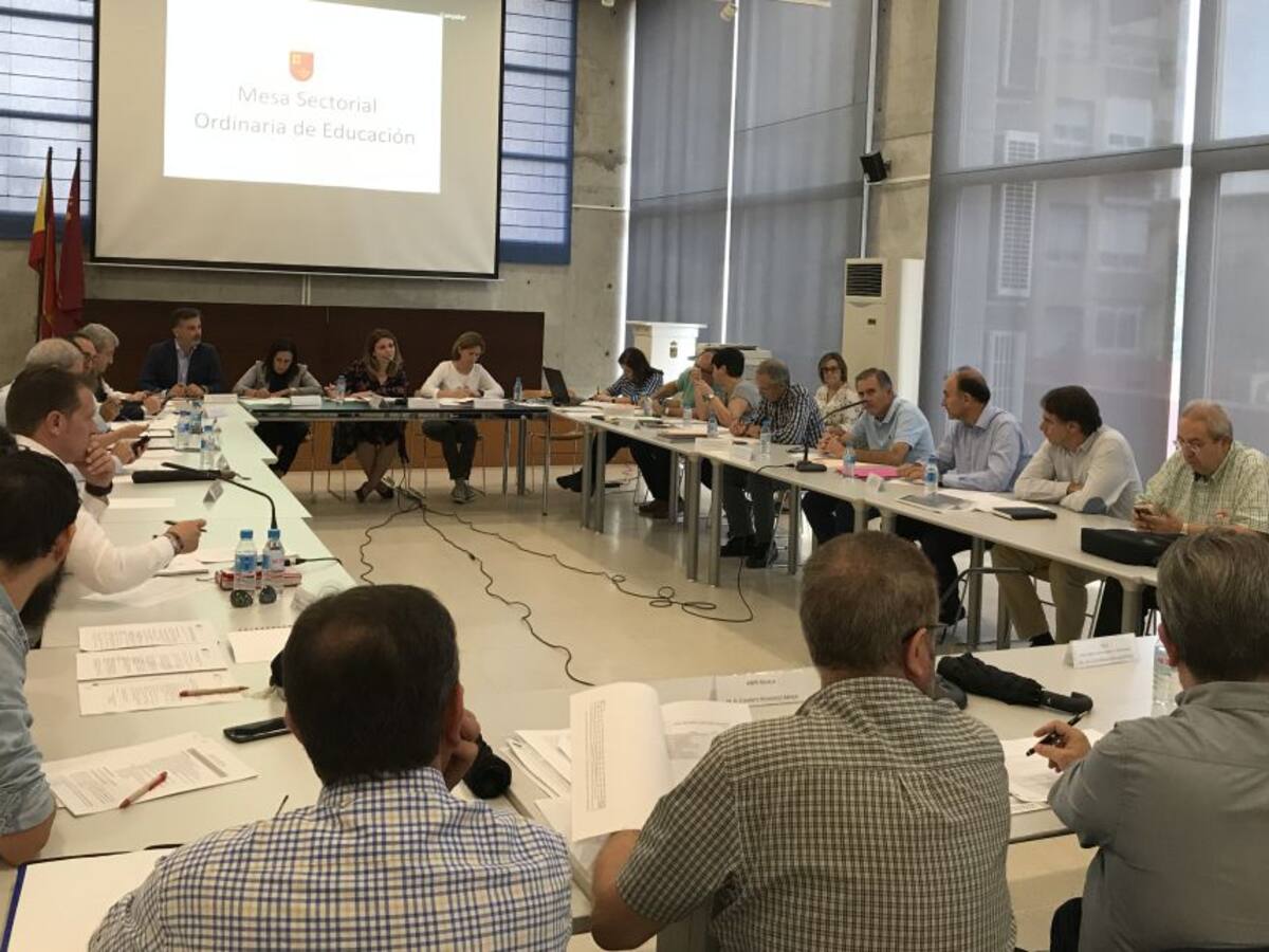 Educación anuncia la oferta más amplia desde 2009 para el cuerpo de maestros