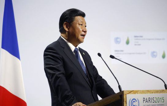 COP021 LE BOURGET (FRANCIA) 30/11/2015.- El presidente chino, Xi Jinping, ofrece un discurso durante la inauguración de la cumbre sobre el cambio climático COP21 celebrado en Le Bourget cerca de París (Francia) hoy, 30 de noviembre de 2015. El presidente 