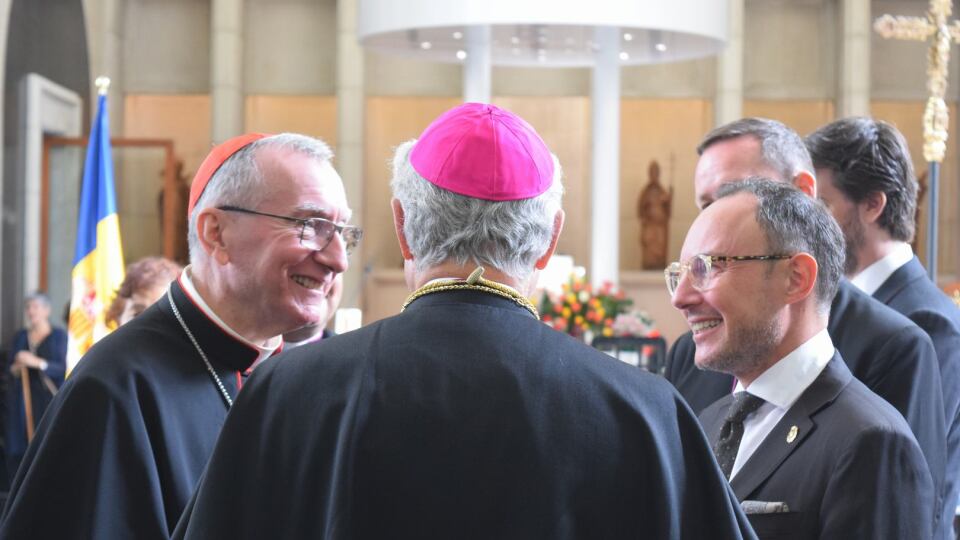 El cardenal Pietro Parolin, secretari d'Estat de la Santa Seu, durant la seva visita oficial a Andorra el 8 de setembre del 2023, amb Joan-Enric Vives i Xavier Espot al Santuari de Meritxell