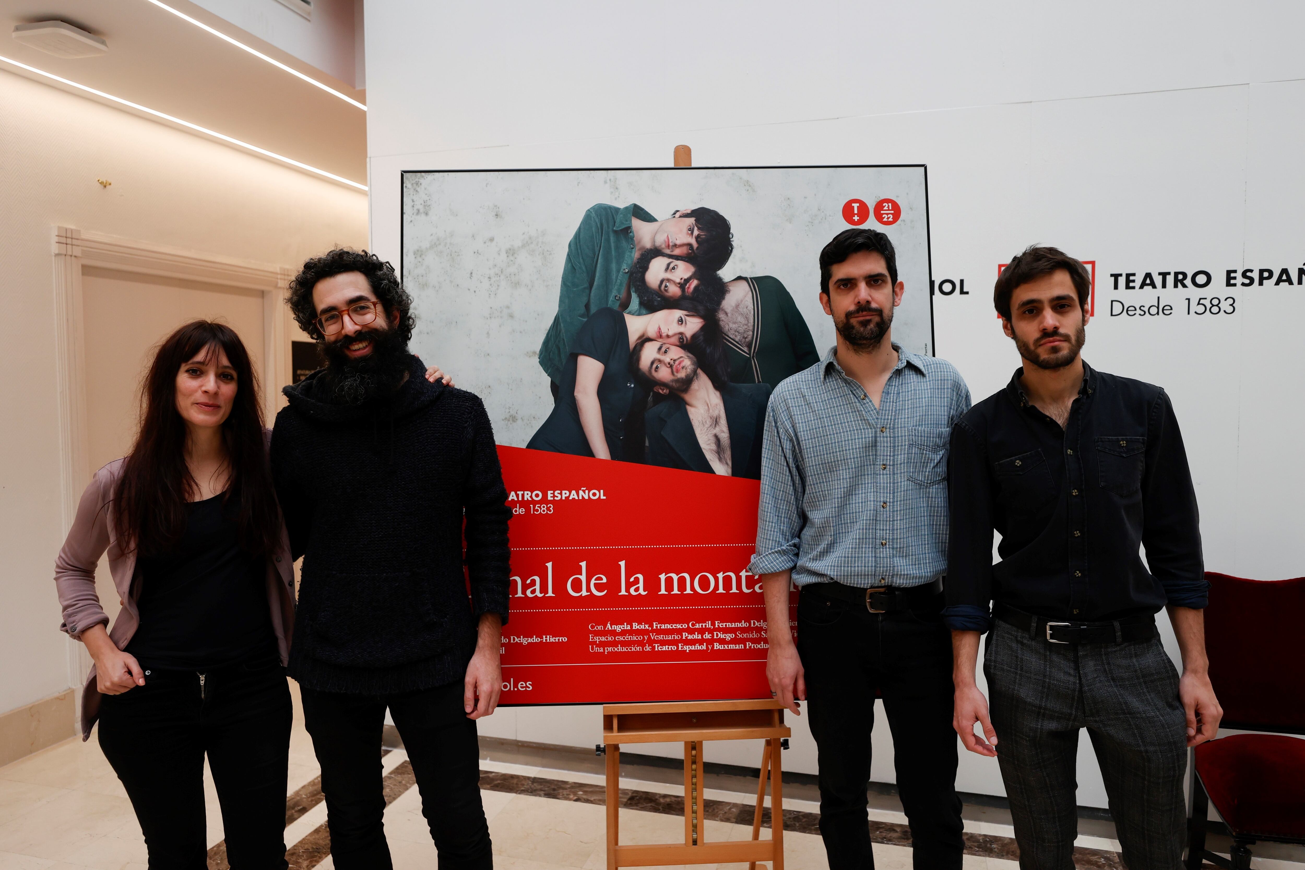 MADRID, 04/02/2022.- Ángela Boix , Francesco Carril (2d) , Fernando Delgado-Hierro (d) y Luis Sorolla, durante la presentación de &quot;El mal de la montaña&quot;. EFE/ Javier Lizón