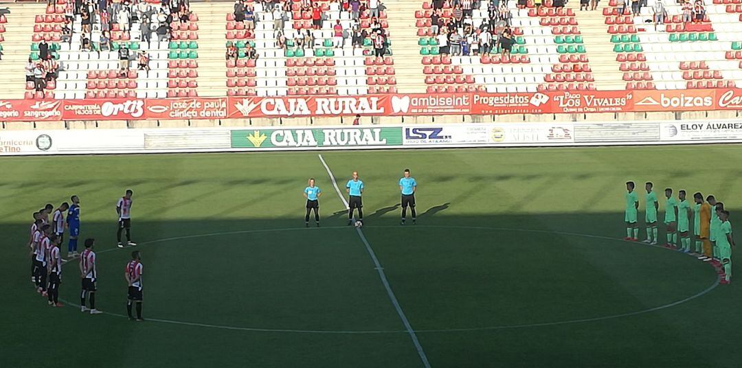 Minuto de silencio previo al encuentro