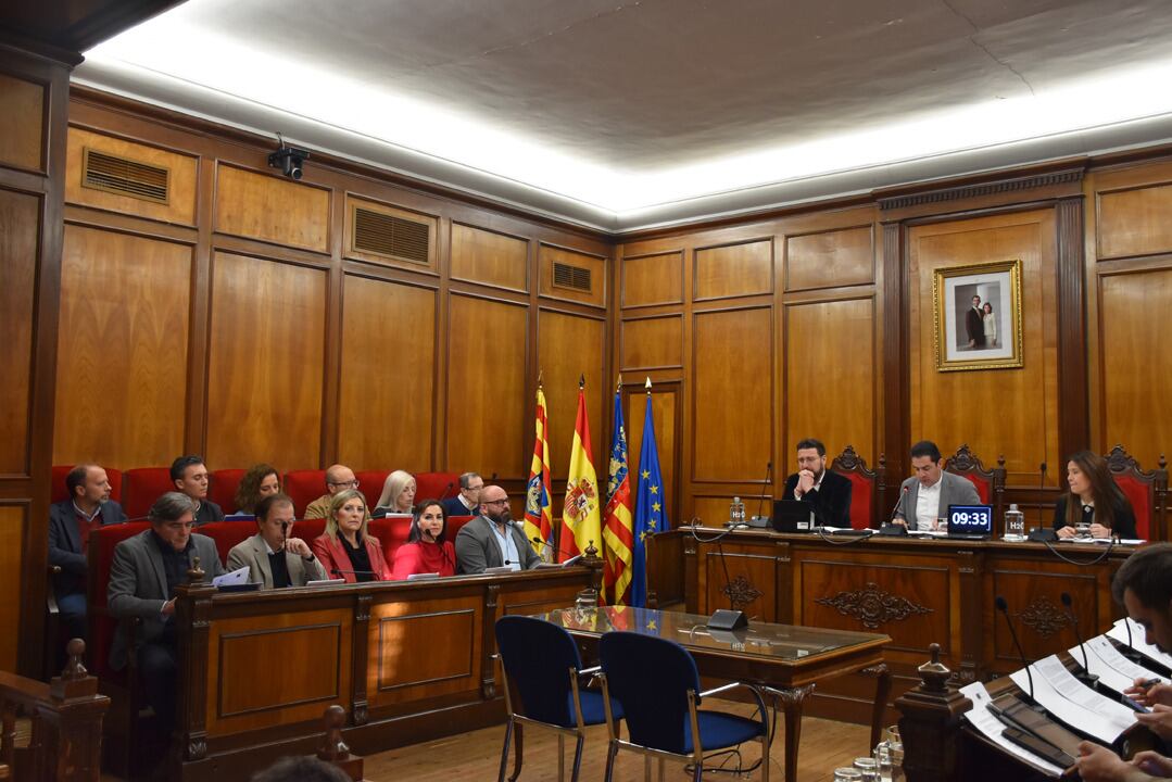Bancada de los concejales de PP y Vox en el Ayuntamiento de Alcoy