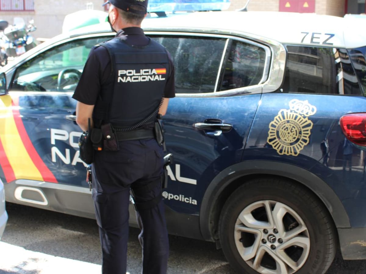La Policía Nacional detiene a dos hombres por cinco robos con fuerza en Gandia