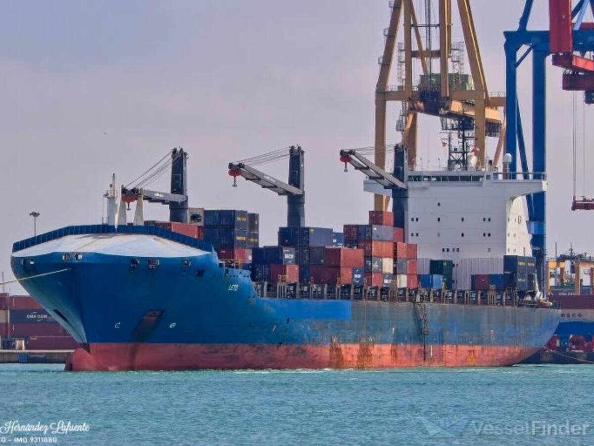 Evacúan al tripulante de un portacontenedores tras sufrir una caída en Algeciras